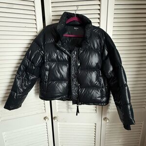 Quince Women's Black Puffer Jacket
